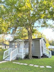8022 PIPIT Avenue, Jacksonville, FL 32219