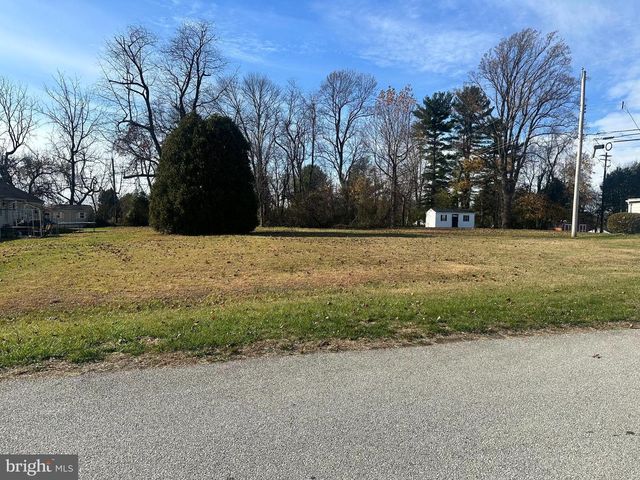 809 MEADOWBROOK DR, Coatesville, PA 19320