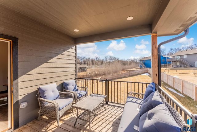 1016 N Mable Cir Circle, Sioux Falls, SD 57103