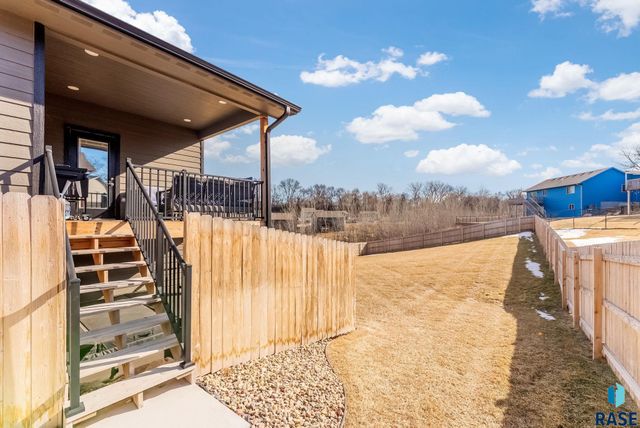 1016 N Mable Cir Circle, Sioux Falls, SD 57103