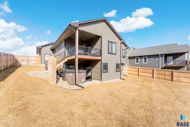 1016 N Mable Cir Circle, Sioux Falls, SD 57103