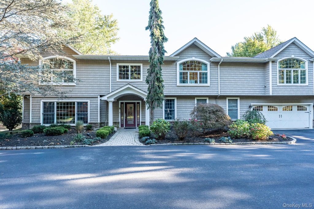 442 Wolf Hill Road, Dix Hills, NY 11746 — photo 2