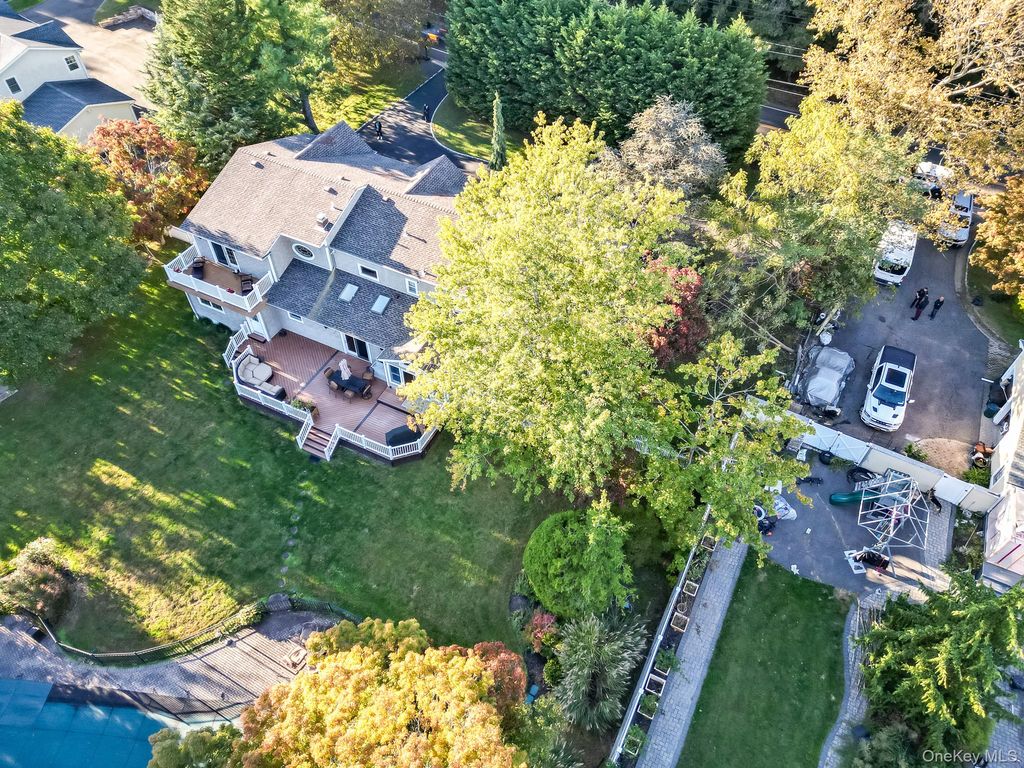 442 Wolf Hill Road, Dix Hills, NY 11746 — photo 3