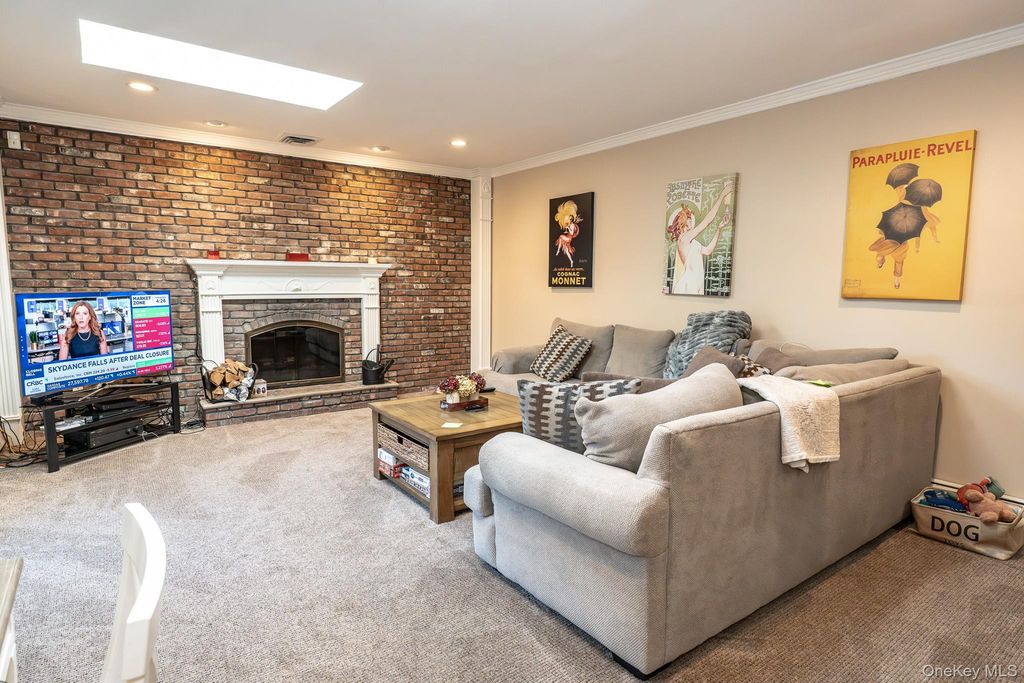 442 Wolf Hill Road, Dix Hills, NY 11746 — photo 5