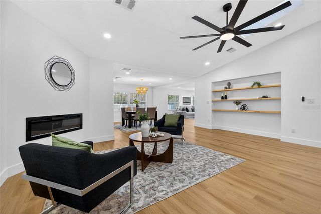 1120 COUNTRY LANE, Lutz, FL 33558