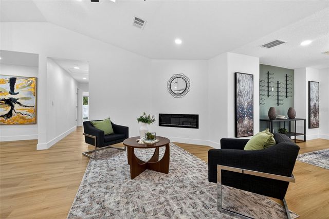 1120 COUNTRY LANE, Lutz, FL 33558