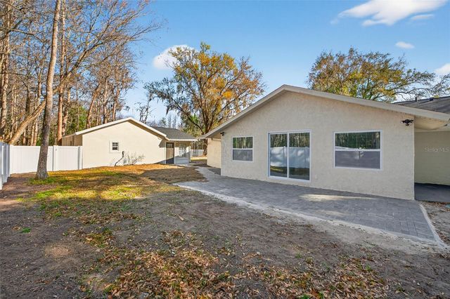 1120 COUNTRY LANE, Lutz, FL 33558