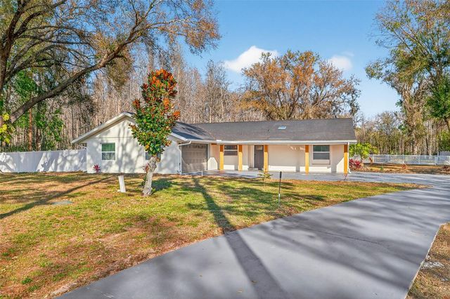 1120 COUNTRY LANE, Lutz, FL 33558