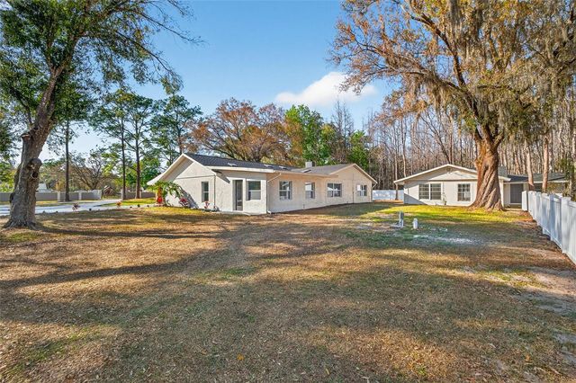 1120 COUNTRY LANE, Lutz, FL 33558