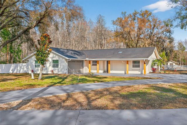 1120 COUNTRY LANE, Lutz, FL 33558