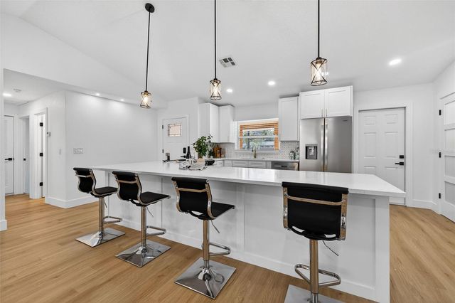 1120 COUNTRY LANE, Lutz, FL 33558