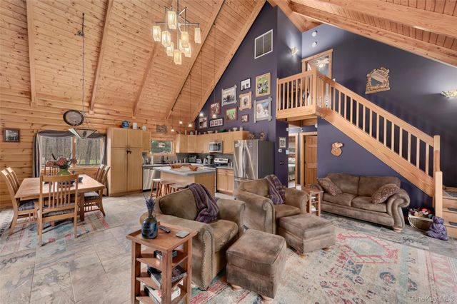 198 Hortontown Road, Hopewell Junction, NY 12533
