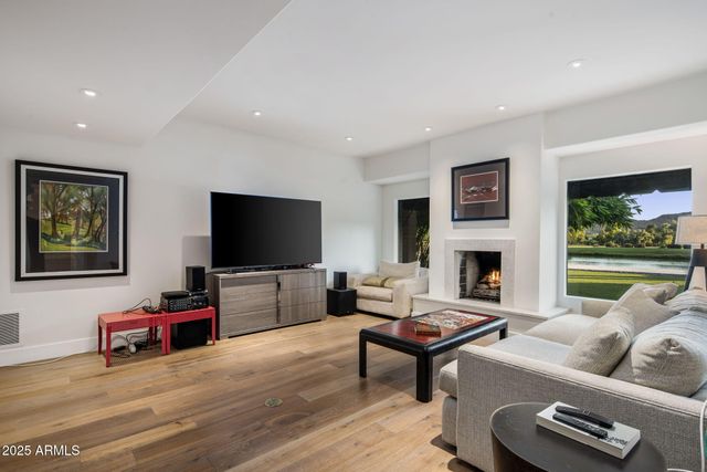 8312 N GOLF Drive, Paradise Valley, AZ 85253