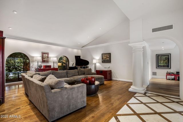 8312 N GOLF Drive, Paradise Valley, AZ 85253