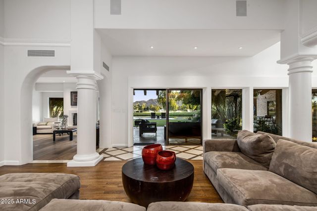 8312 N GOLF Drive, Paradise Valley, AZ 85253