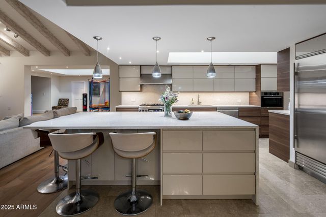 8312 N GOLF Drive, Paradise Valley, AZ 85253