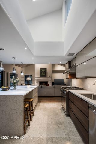 8312 N GOLF Drive, Paradise Valley, AZ 85253