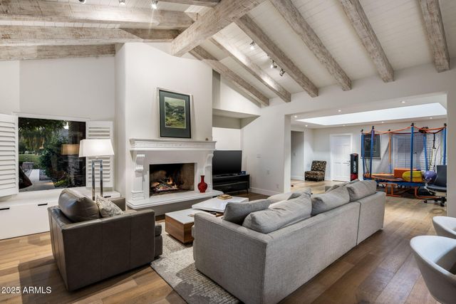 8312 N GOLF Drive, Paradise Valley, AZ 85253