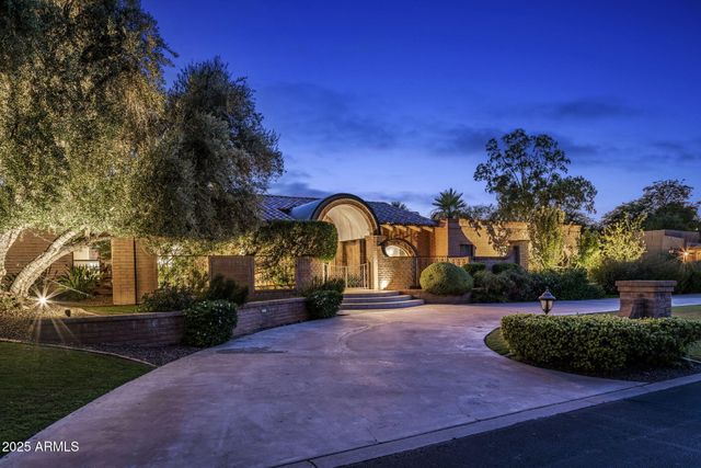 8312 N GOLF Drive, Paradise Valley, AZ 85253