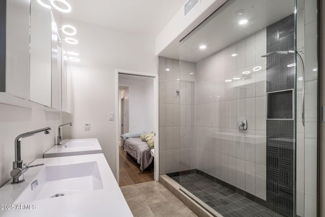 8312 N GOLF Drive, Paradise Valley, AZ 85253