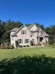 2325 Poplar Grove Drive, Ooltewah, TN 37363