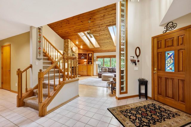 44 White Oaks Lane, Madison, WI 53711
