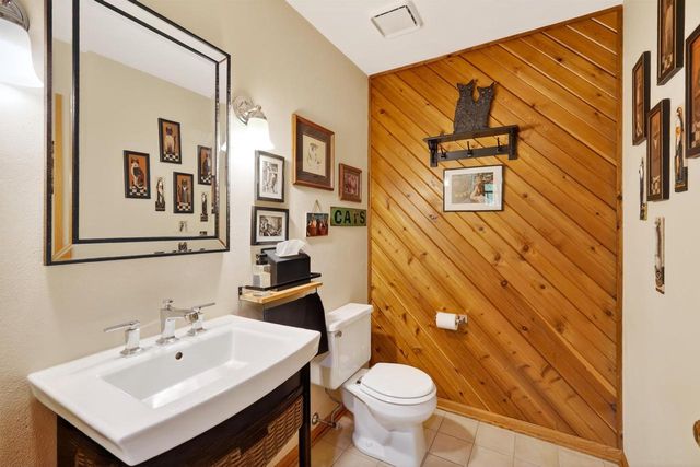44 White Oaks Lane, Madison, WI 53711