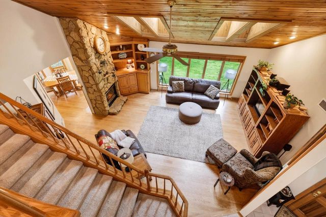 44 White Oaks Lane, Madison, WI 53711