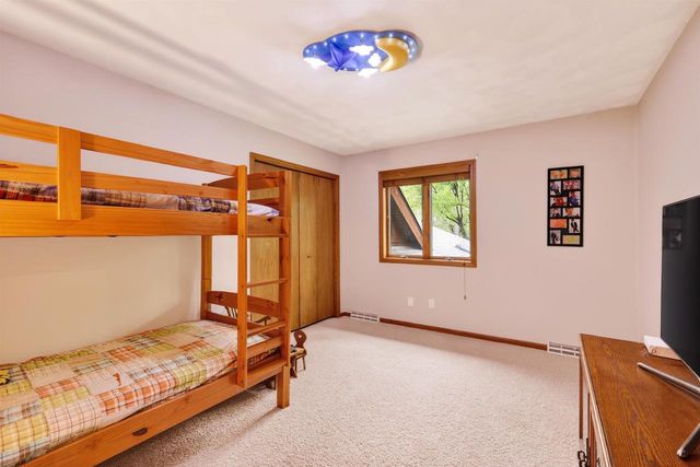 44 White Oaks Lane, Madison, WI 53711