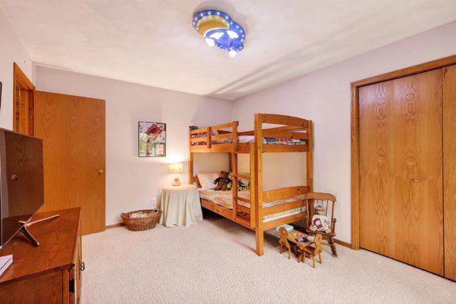 44 White Oaks Lane, Madison, WI 53711