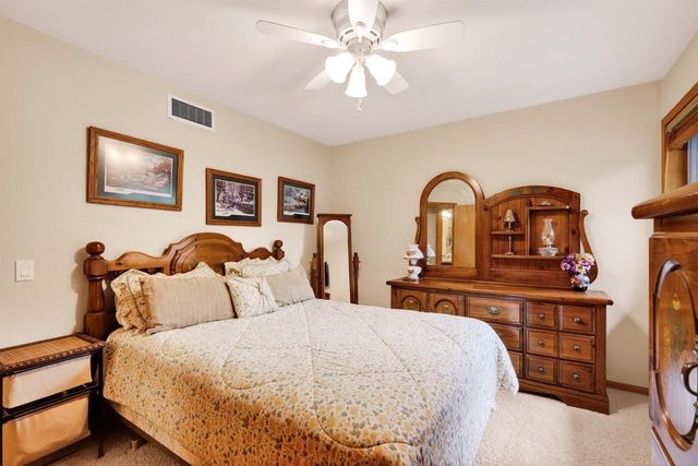 44 White Oaks Lane, Madison, WI 53711