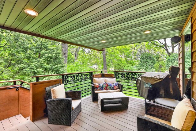 44 White Oaks Lane, Madison, WI 53711