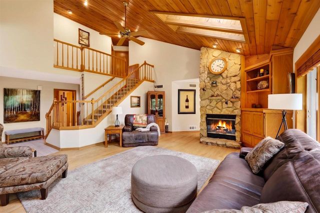 44 White Oaks Lane, Madison, WI 53711