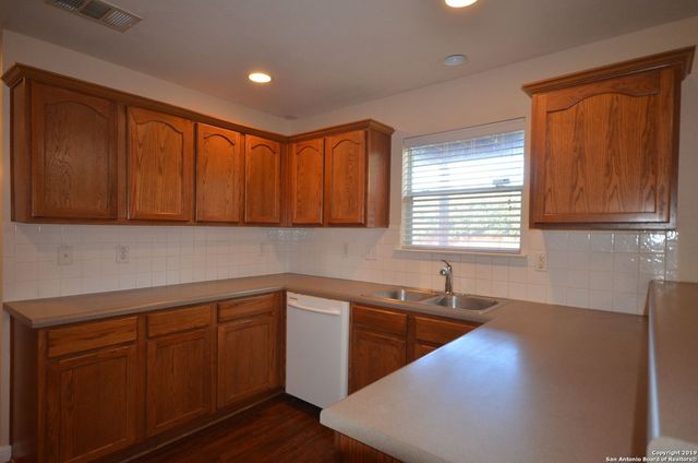 9703 Autumn Pl, Converse, TX 78109