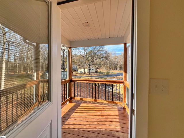 107 Everest Drive, Inman, SC 29349