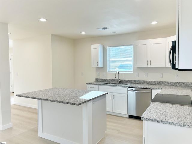 107 Everest Drive, Inman, SC 29349