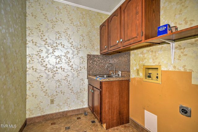 19328 Stirrup Drive, Abingdon, VA 24211