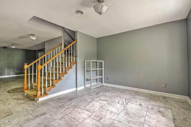 19328 Stirrup Drive, Abingdon, VA 24211