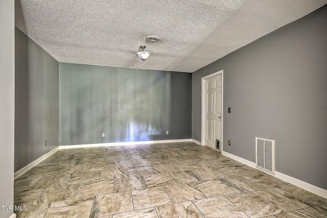 19328 Stirrup Drive, Abingdon, VA 24211