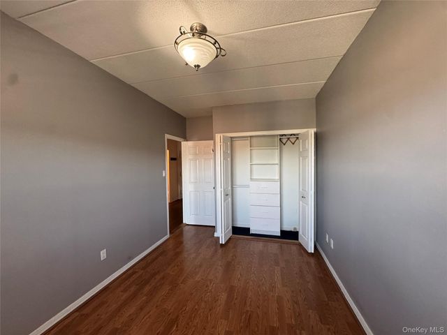 65-17 242nd Street 7E, Little Neck, NY 11362