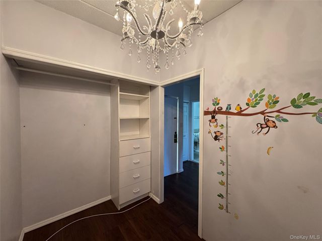 65-17 242nd Street 7E, Little Neck, NY 11362