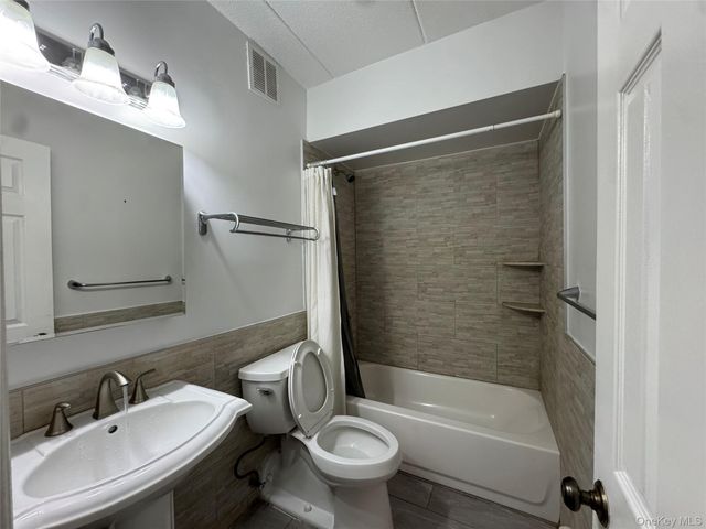 65-17 242nd Street 7E, Little Neck, NY 11362