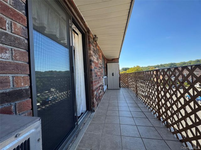 65-17 242nd Street 7E, Little Neck, NY 11362