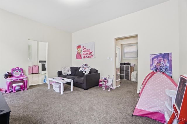 1027 Winfield Avenue, Cincinnati, OH 45205