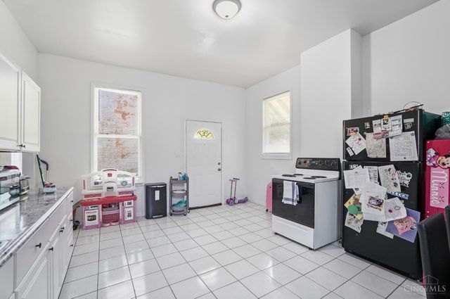 1027 Winfield Avenue, Cincinnati, OH 45205
