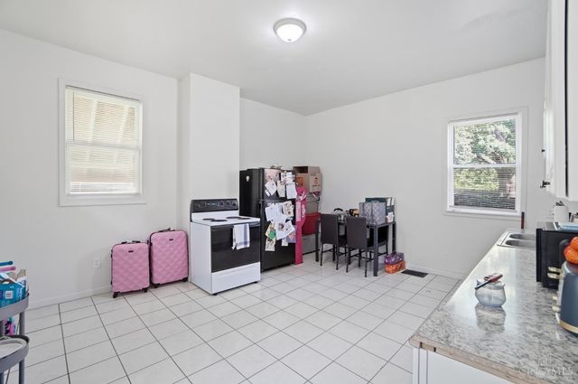 1027 Winfield Avenue, Cincinnati, OH 45205