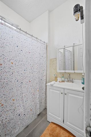 1027 Winfield Avenue, Cincinnati, OH 45205