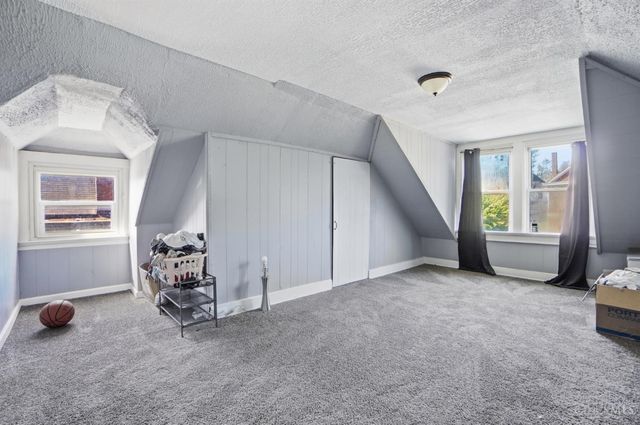 1027 Winfield Avenue, Cincinnati, OH 45205