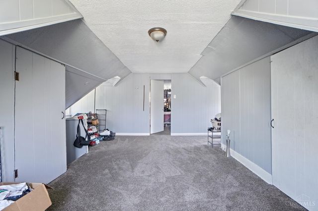 1027 Winfield Avenue, Cincinnati, OH 45205