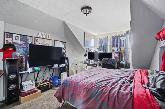 1027 Winfield Avenue, Cincinnati, OH 45205
